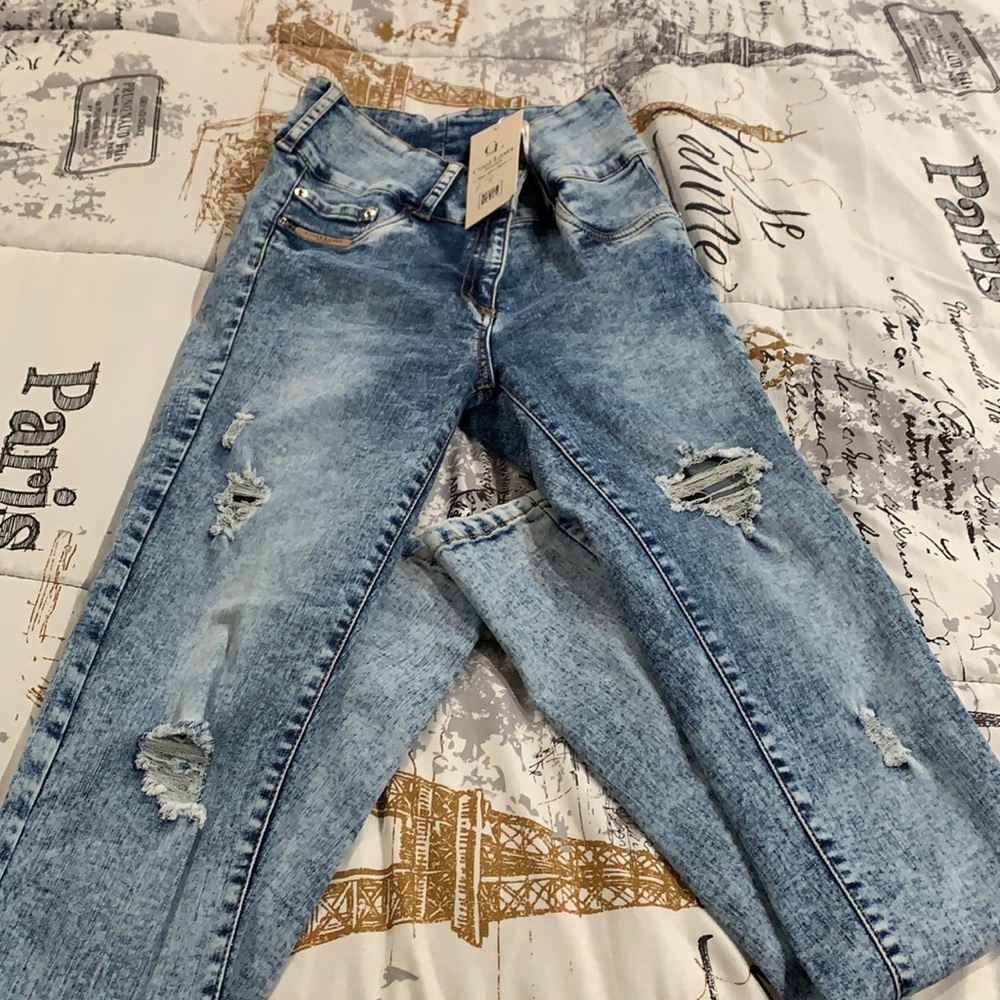 Colombian jeans that give you an ultimate lift in the rear.